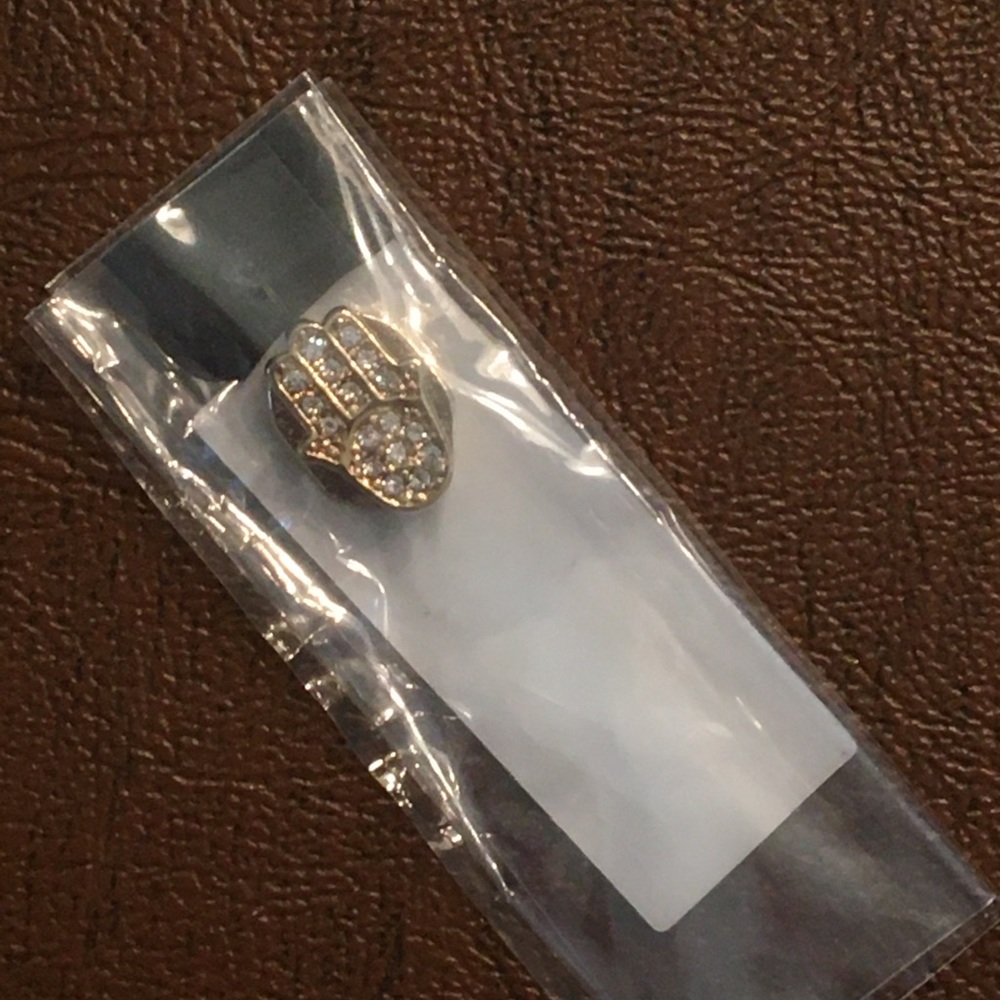 Keep charm- hand